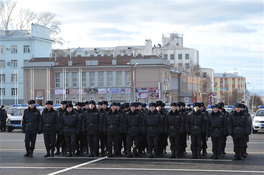 В строевом смотре самарской полиции приняли участие 360 человек