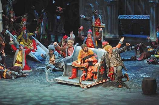 Действо на новой сцене оперного театра поразило зрителей буйством красок