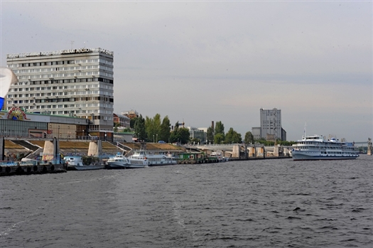 Строительство Самарской набережной может быть продолжено в направлении от пер­вой очереди в сторону речного порта