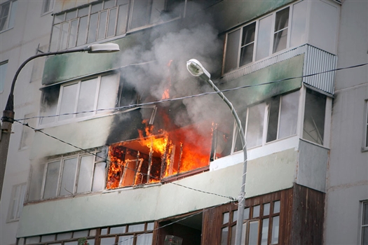 В ходе тушения огня была проведена эвакуация 30 человек из дома по ул. Хасановской, 27