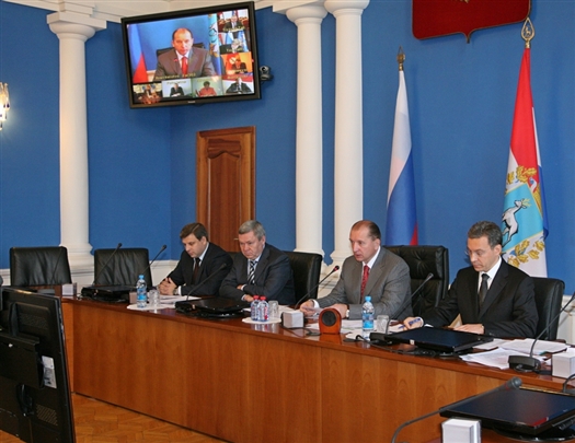 Под председательством губернатора Владимира Артякова состоялось совещание в формате видеоконференции с участием руководителей муниципалитетов области