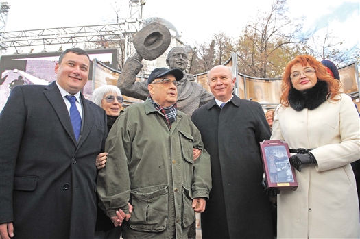 В Самаре открыли скульптуру Юрия Деточкина