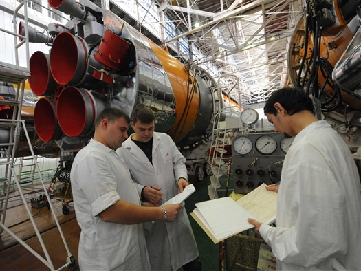 Два запуска ракет-носителей "Союз-СТ" производства самарского "ЦСКБ-Прогресс" будут проведены до конца 2013 г. с космодрома Куру во Французской Гвиане, пуски запланированы на 30 сентября и 20 ноября