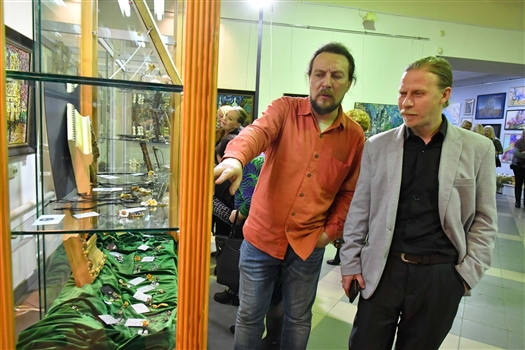 В Самаре прошла авторская выставка ювелирных украшений братьев Глазуновых