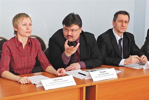 Консультант областного Минобразования Олег Петров считает, что кадровый прогноз нужно формировать вне системы профобразования