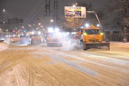 Заграничная техника уже очищает самарские дороги от снега