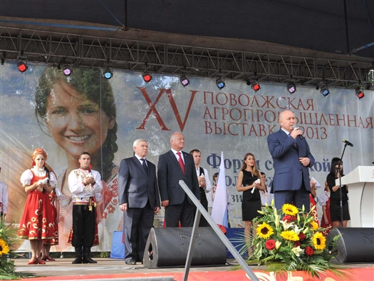 Николай Меркушкин принял участие в открытии агропромышленной выставки