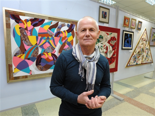 В Самаре открылась персональная выставка московского художника по ткани Вячеслава Пименова