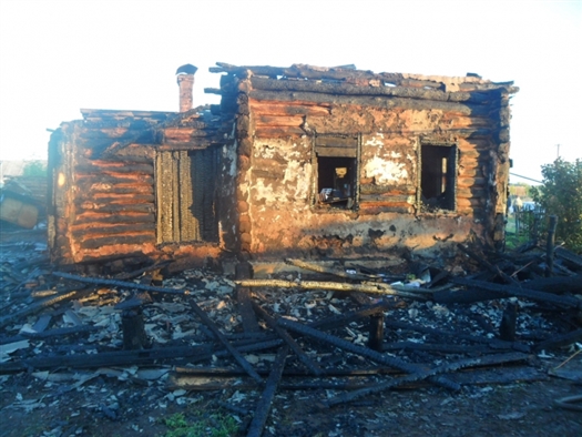 В четверг, 6 июня, в с. Савруха Похвистневского района при пожаре погибли женщина и ребенок