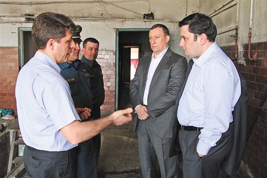 Александр Фетисов заверил, что в бюджете будут изысканы средства на восстановление пожарного депо