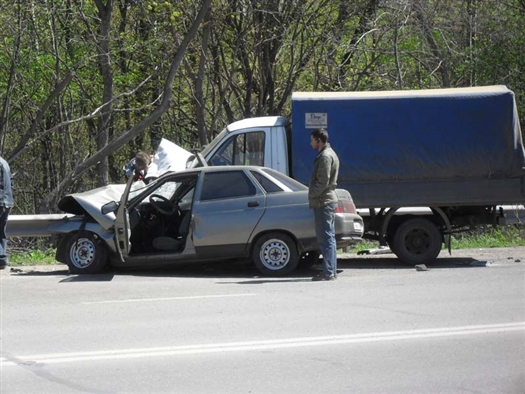 Авария произошла на пересечение ул. Крайняя и Волжского шоссе