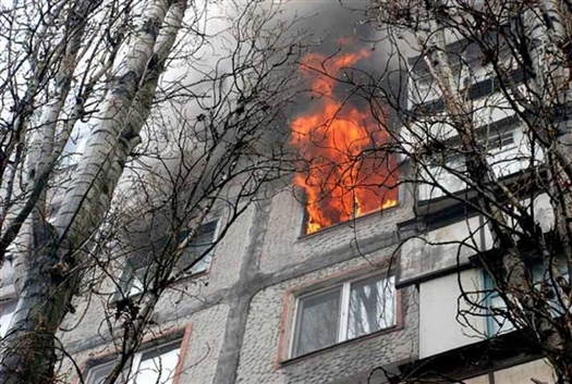 На пожаре погибло три человека и восемь пострадало