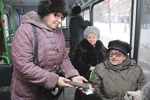 Оплата проезда с помощью социальной карты облегчит учет количества поездок льготников