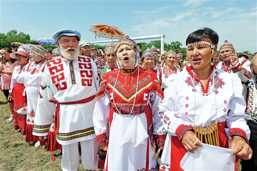 Национальные обряды, выступления фольклорных коллективов, народные гуляния и спортивные состязания на Акатуе были всегда
