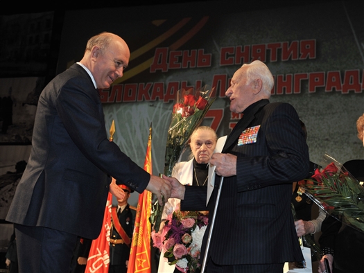 Губернатор Николай Меркушкин сердечно поздравил всех с великой датой