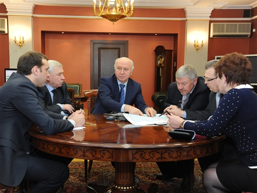 Губернатор: "В 2015 году в регионе будет построено несколько ледовых дворцов и ФОКов"