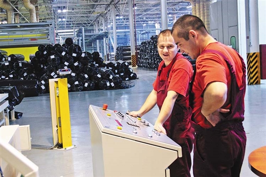 Первое место по индексу промышленного производства в 2011 году занял Тольятти (108,2%), который сохранил свои лидирующие позиции в сравнении с рейтингом 2010 года
