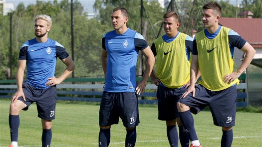 Два новых полузащитника и два защитника начали тренироваться с "Крыльями Советов"