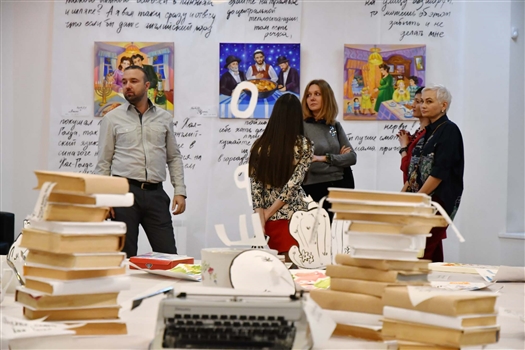 "Новое пространство" открыло выставку "Кухня", посвященную книге, которой пока нет