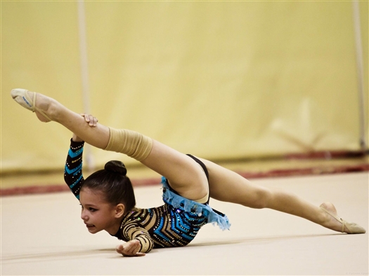 В открытом первенстве Самарской области по художественной гимнастике "Юные Грации" приняли участие 320 гимнасток в возрасте от шести до 14 лет