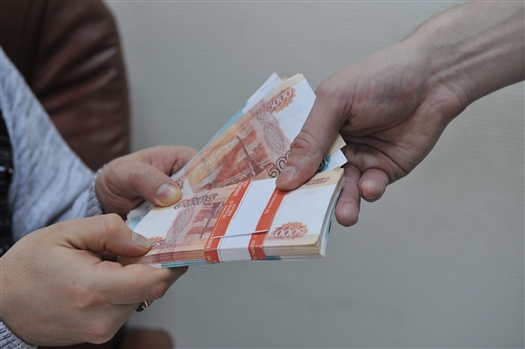 Учредителя областного антикоррупционного комитета подозревают в даче взятки