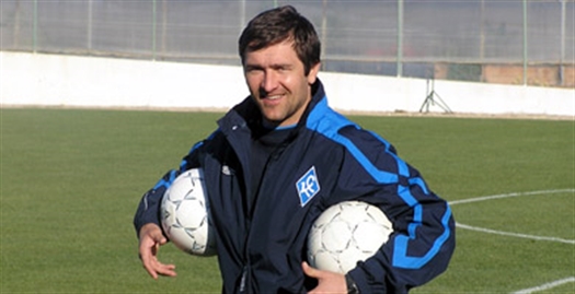 Старшим наставником команды стал Александр Цыганков, работавший 
в "Крыльях" минувшей осенью 
в качестве исполняющего обязанности главного тренера