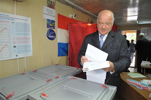 Виктор Сазонов отдал свой голос на избирательном участке в Куйбышевском районе