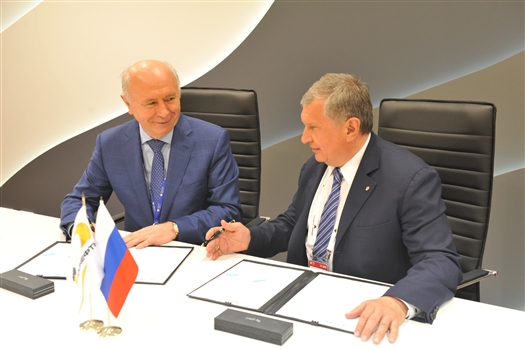 Николай Меркушкин и Игорь Сечин подписали дополнительное соглашение о сотрудничестве