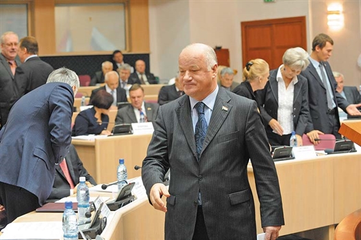 Срок полномочий областного парламента и его спикера Виктора Сазонова могут быть продлены до октября 2012 года