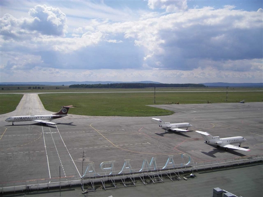 Московское ЗАО "Ирмаст-Холдинг", скорее всего, получит контракт на реконструкцию взлетно-посадочной полосы аэропорта Курумоч на сумму 2,6 млрд руб.