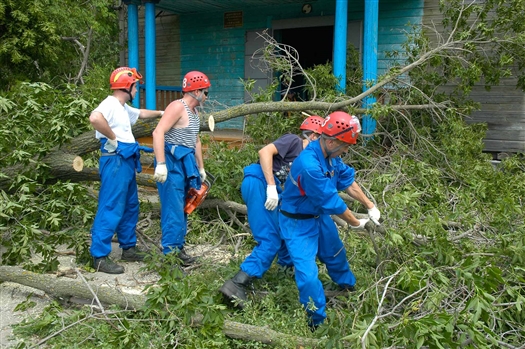 В районы, пострадавшие от урагана, направлены оперативные группы ГУ МЧС России по Самарской области и  "Центра по делам ГО, ПБ и ЧС".