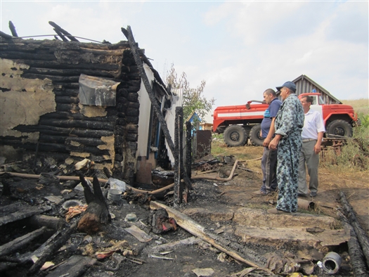 По предварительным данным, пожар произошел из-за неосторожного обращения с огнем, сообщили в СУ СК РФ по Самарской области
