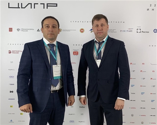 Асланбек Майрамукаев слева