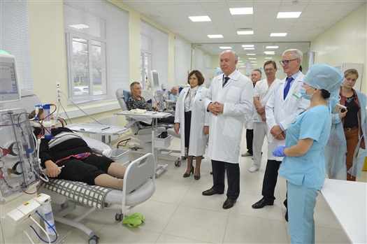 Николай Меркушкин посетил новый гемодиализный центр в Тольятти