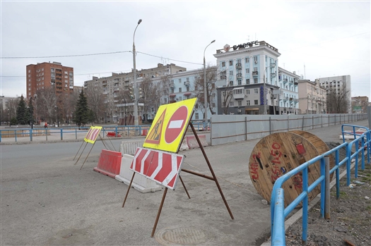 На участке Ново-Садовой на все лето ограничат парковку автотранспорта