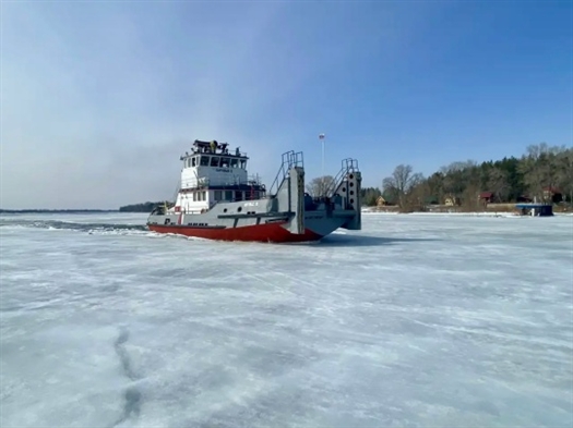 Ледокол "Портовый-13"