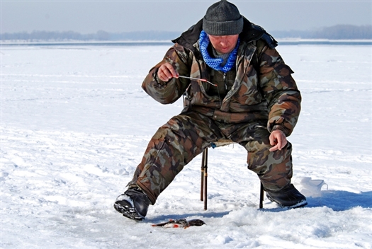 Cпасатели ПСО Жигулевска эвакуировали рыбака с оторвавшейся льдины
