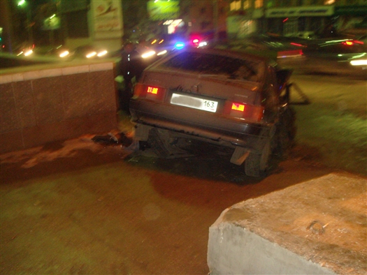 В Самаре автомобиль протаранил четыре машины и насмерть сбил пешехода