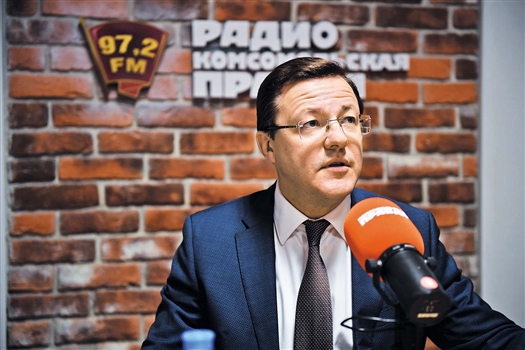 Дмитрий Азаров выступил в федеральном радиоэфире