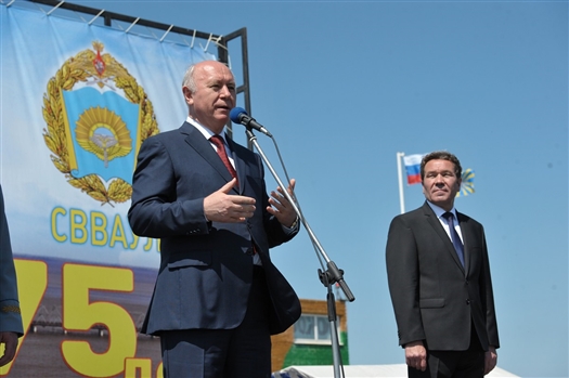 Николай Меркушкин участвует в торжественном мероприятии, приуроченном к 75-летию сызранского ВВАУЛ