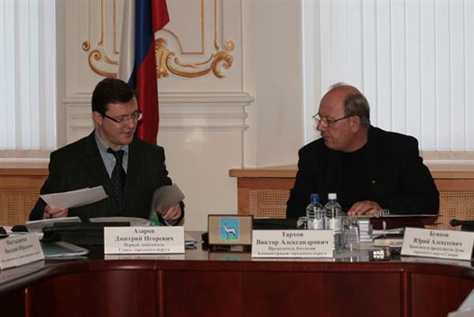 Эксперты называют двух лидеров на пост мэра Самары - Виктора Тархова и Дмитрия Азарова