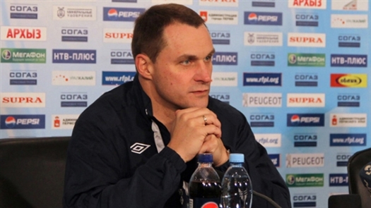 Главный тренер "Крыльев Советов" Андрей Кобелев опроверг ранее появившуюся информацию о том, что Антон Бобер покинул команду