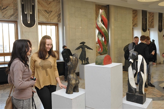 В Самарской филармонии открыта выставка скульптора Ивана Мельникова