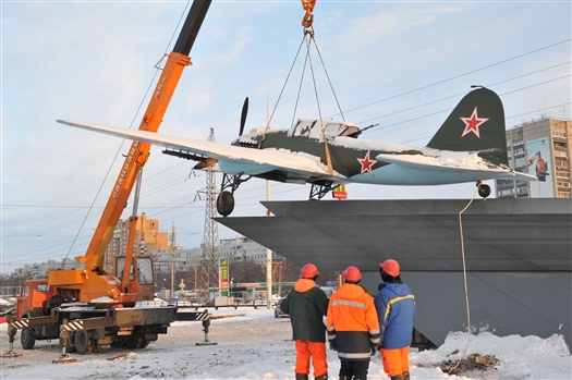 Памятник Ил-2 на Московском шоссе демонтирован 