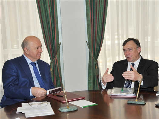 Глава региона провел рабочую встречу с президентом компании "Сименс" в России, вице-президентом "Сименс АГ" Дитрихом Мёллером