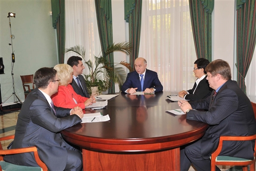 Николай Меркушкин встретился с представителями пяти ведущих телеканалов региона