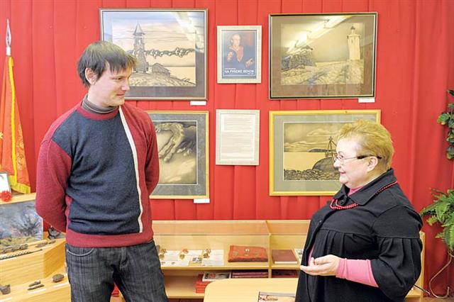Посмертную выставку работ Георгия Кикина открыли сын Николай и куратор музея Анна Лебедева