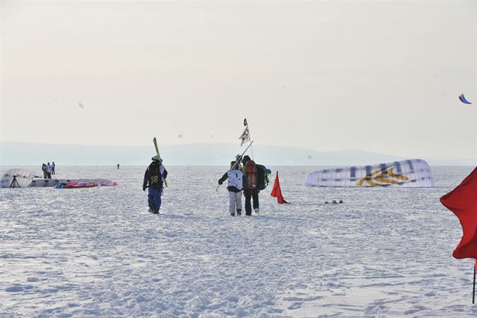 На Жигулевское море пришла нелетная погода:
ни один кайт долгое время не мог поймать ветерок