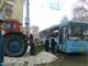 В Самаре трактор-снегоуборщик врезался в автобус