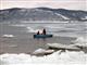 Спасатели ПСС эвакуировали с дрейфующей льдины шестерых рыбаков